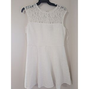 Dressbarn Women’s White Lace Dress – Size 16P – New With Tags (NWT)